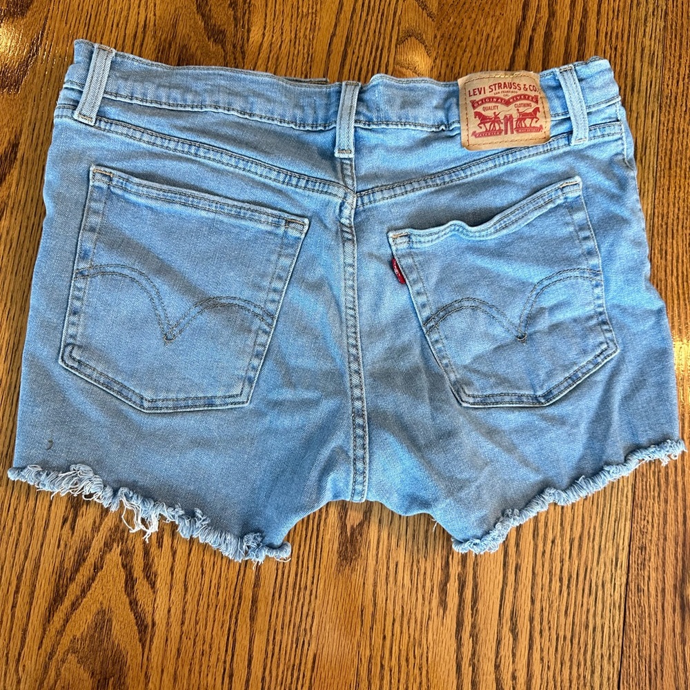 LEVI Distressed high rise shorts